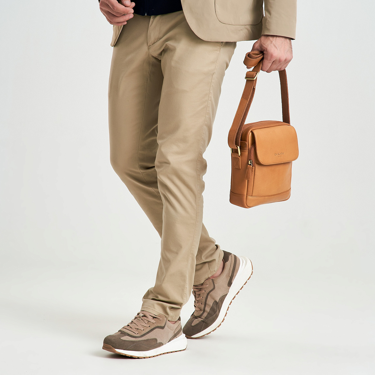 Сумка через плечо Dr.Koffer из натуральной кожи коричневая