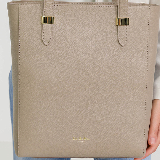 Женская сумка  Dr. Koffer из натуральной кожи бежевая