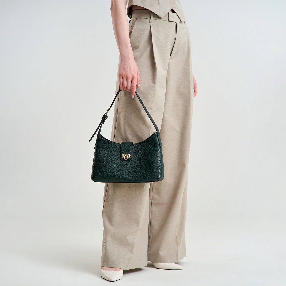 Женская сумка  Dr. Koffer из натуральной кожи зеленая