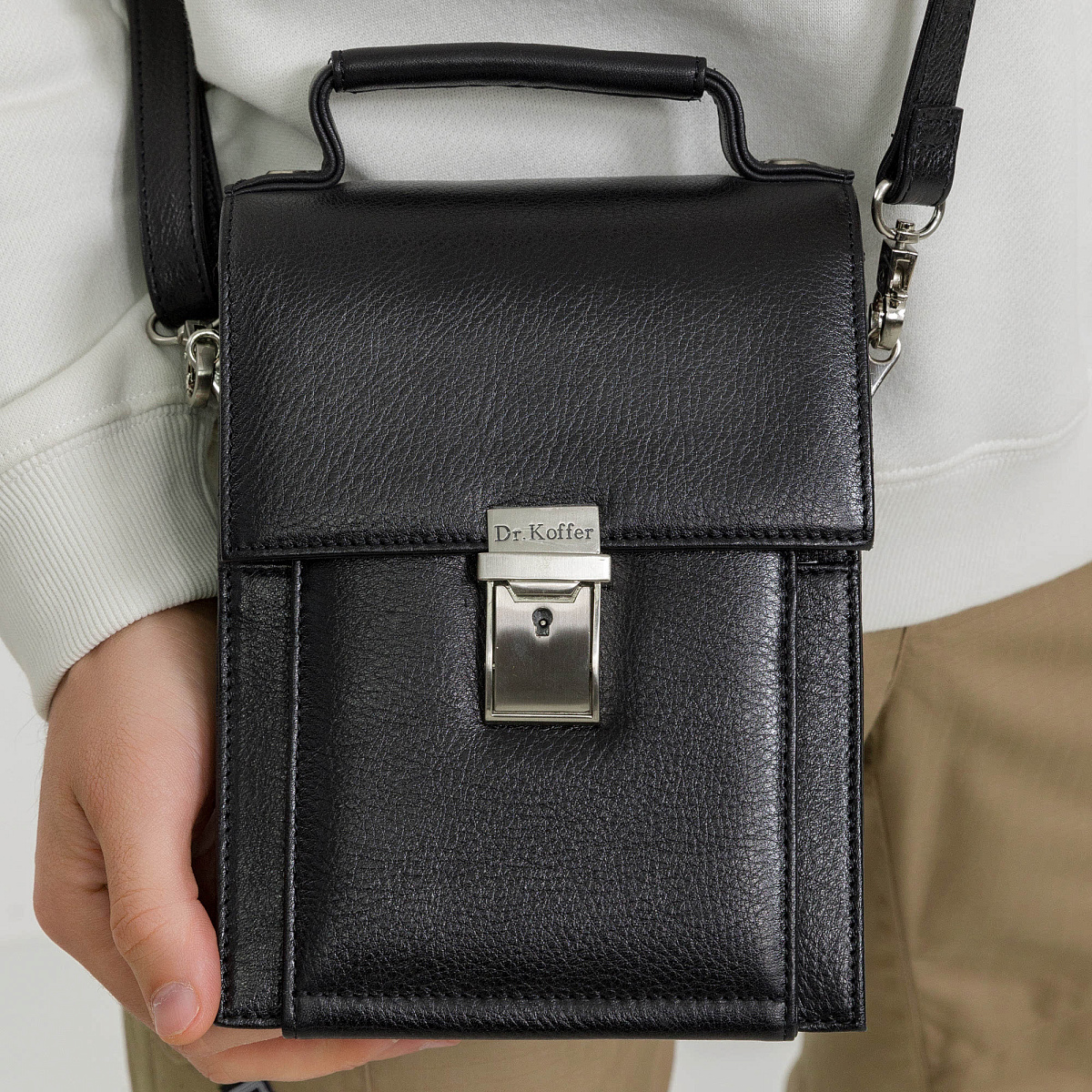 Сумка через плечо Dr.Koffer из натуральной кожи черная