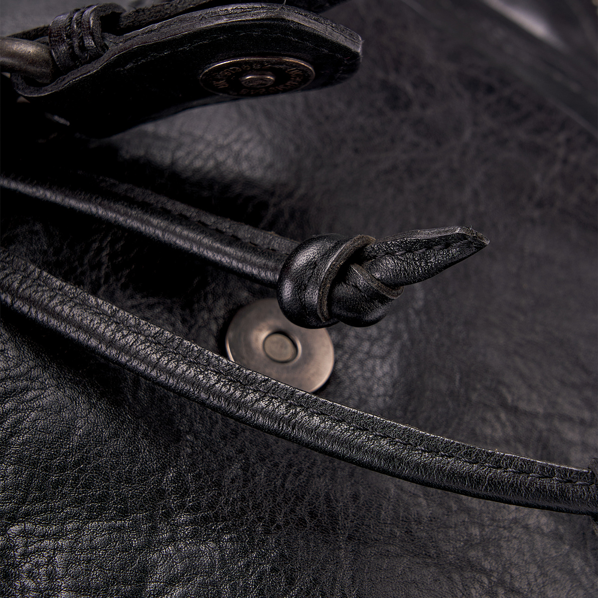 Рюкзак Dr.Koffer из натуральной кожи черный