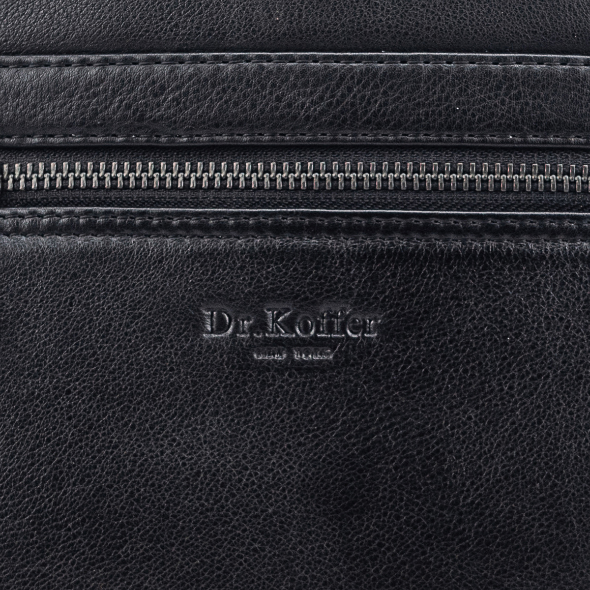 Рюкзак Dr.Koffer из натуральной кожи черный