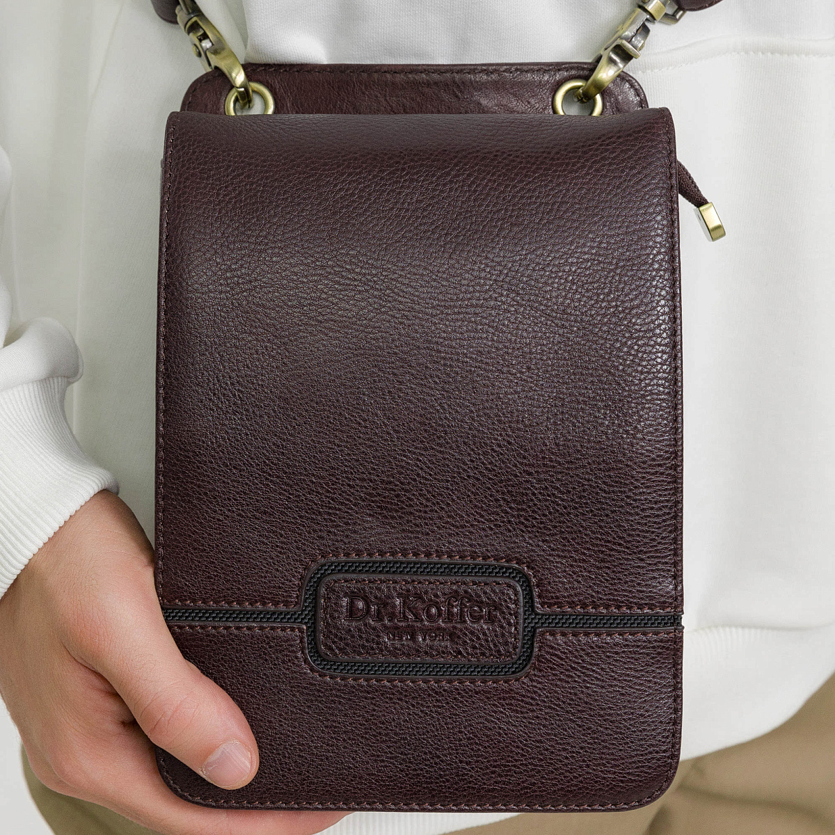 Сумка через плечо Dr.Koffer из натуральной кожи коричневая