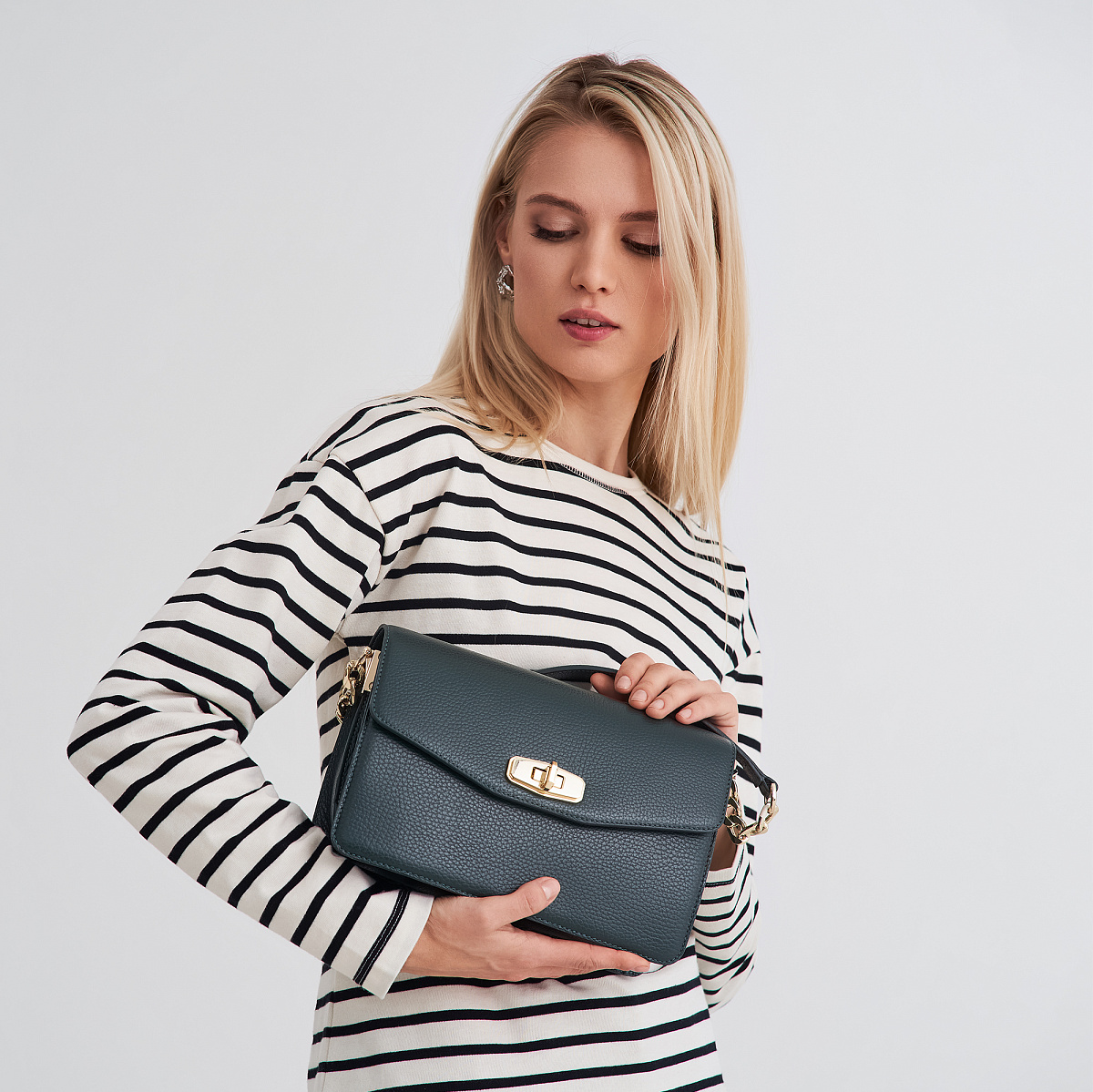 Женская сумка  Dr. Koffer из натуральной кожи зеленая