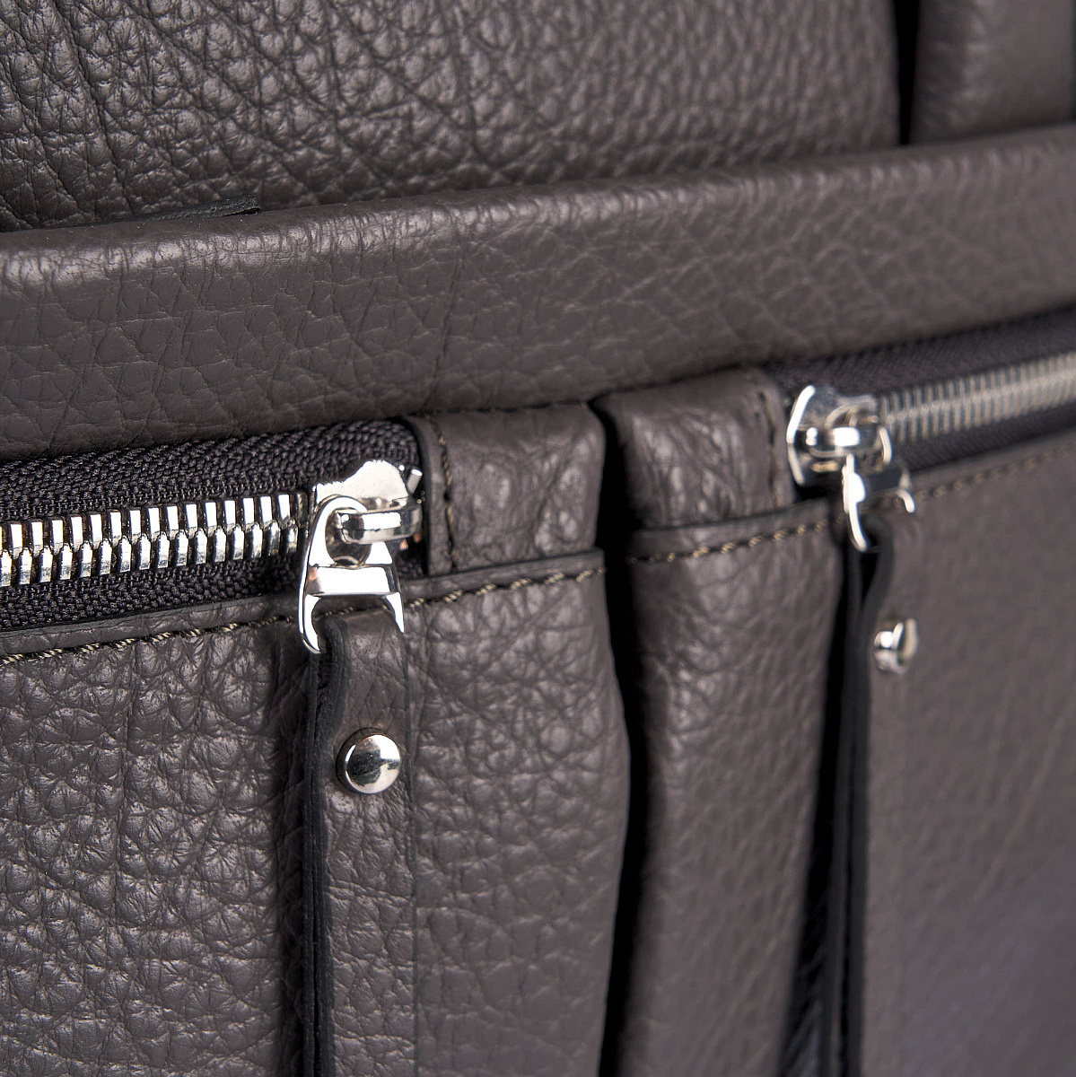 Сумка дорожная Dr.Koffer из натуральной кожи серая