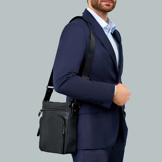 Сумка через плечо Dr.Koffer из натуральной кожи черная