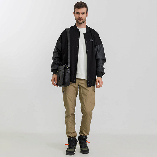 Сумка через плечо Dr.Koffer из натуральной кожи черная