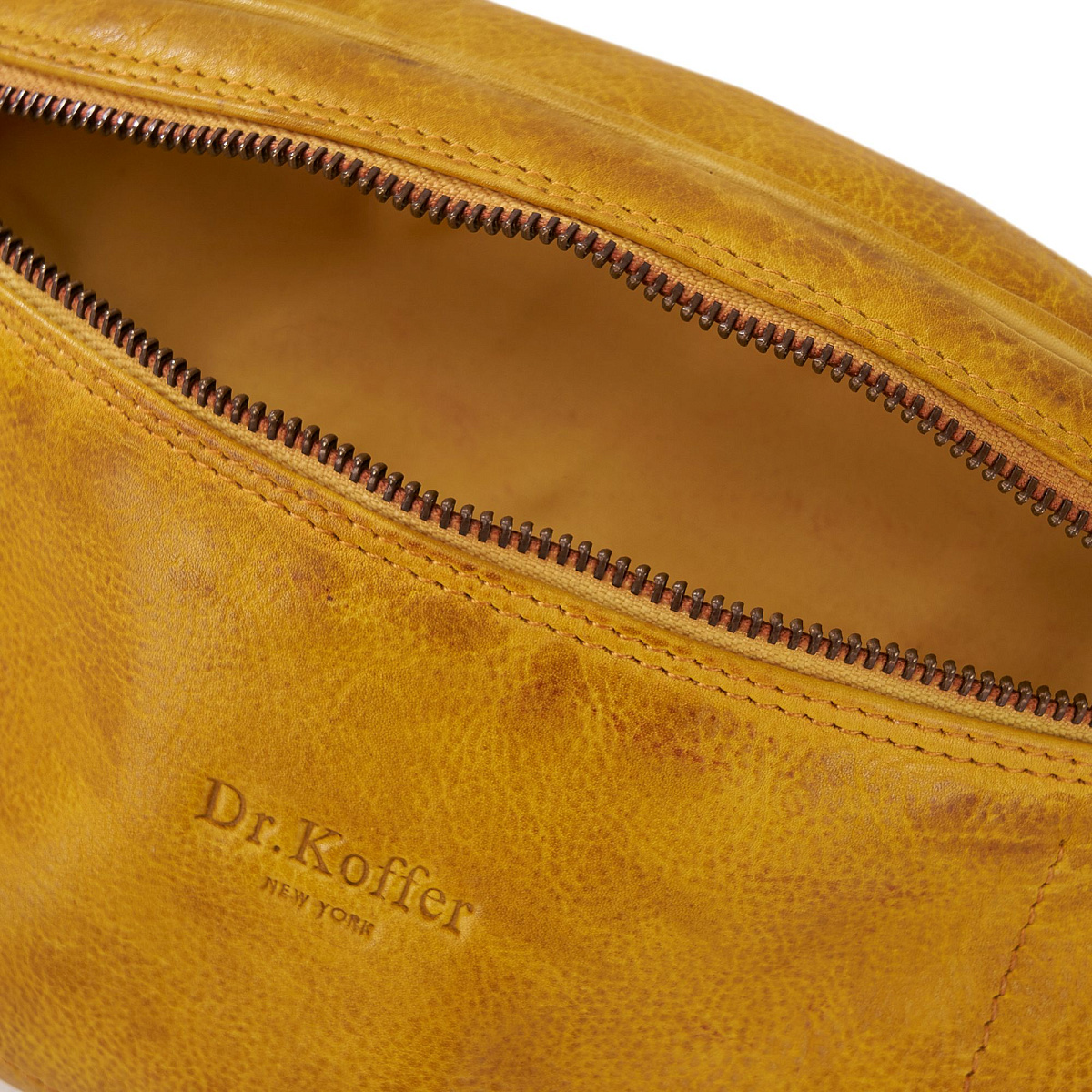 Сумка на пояс Dr. Koffer из натуральной кожи желтая