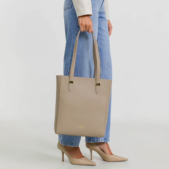 Женская сумка  Dr. Koffer из натуральной кожи бежевая