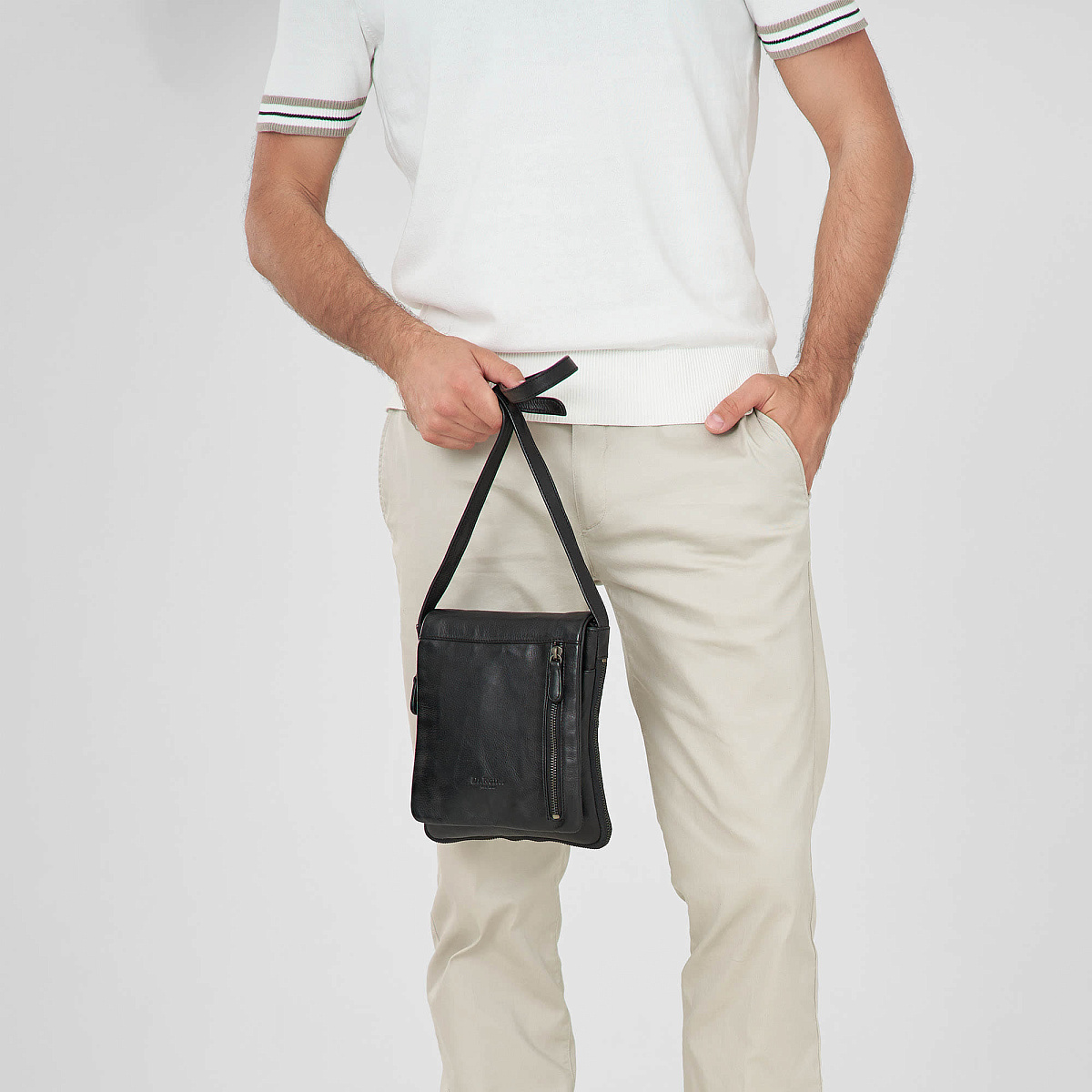 Сумка через плечо Dr.Koffer из натуральной кожи черная