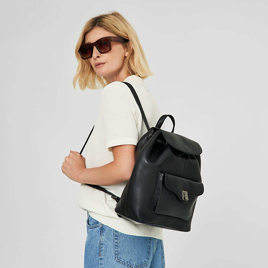 Рюкзак Dr.Koffer из натуральной кожи черный