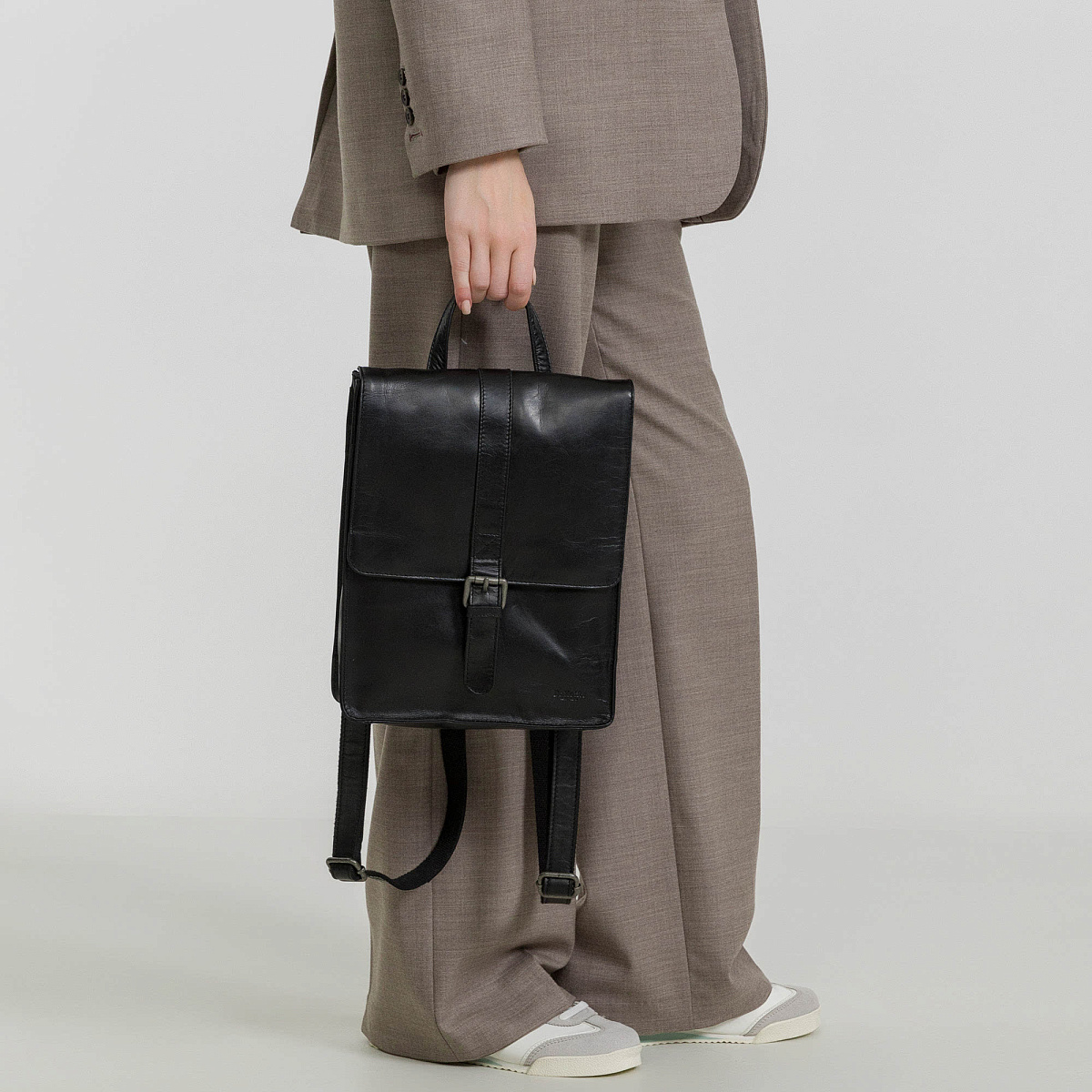 Рюкзак Dr.Koffer из натуральной кожи черный