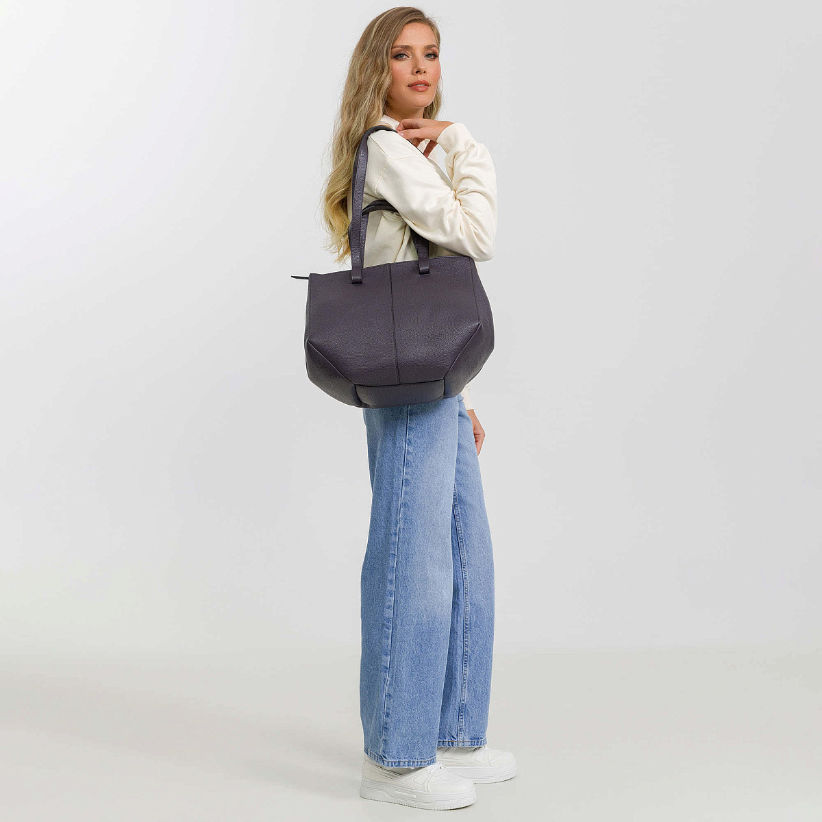 Женская сумка Dr. Koffer из натуральной кожи фиолетовая