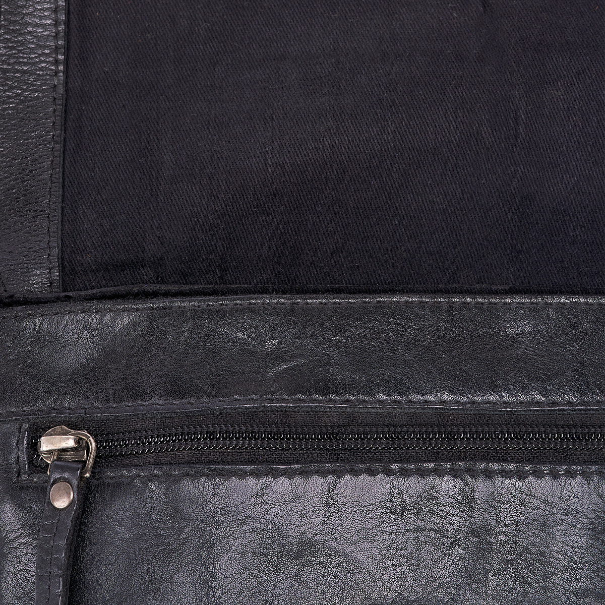 Сумка через плечо Dr.Koffer из натуральной кожи черная