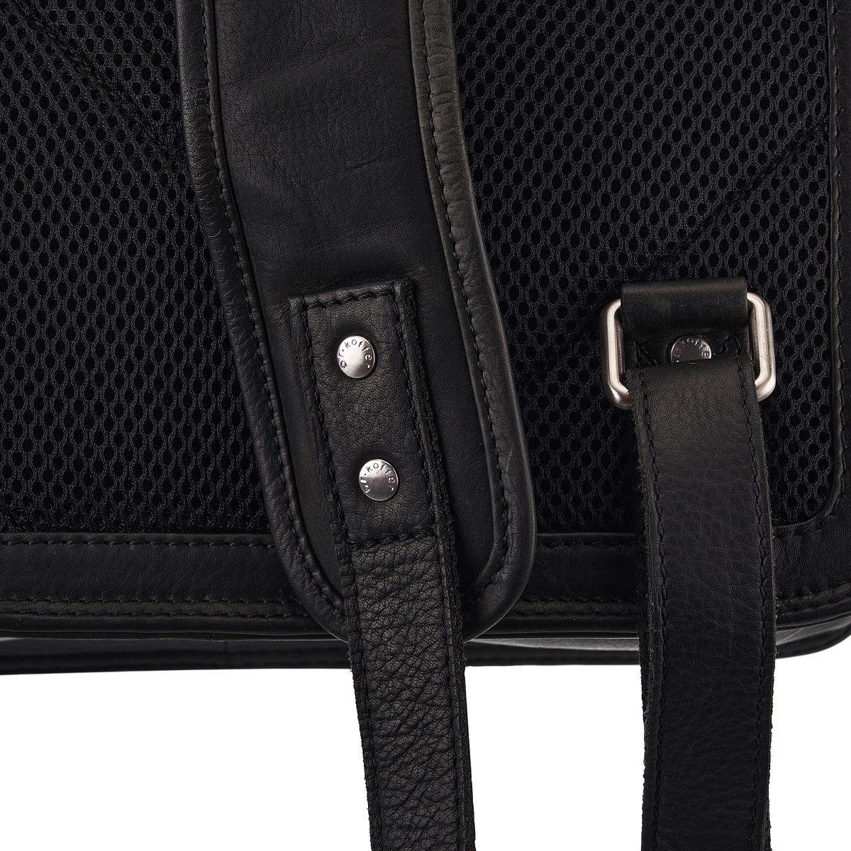 Рюкзак Dr.Koffer из натуральной кожи черный