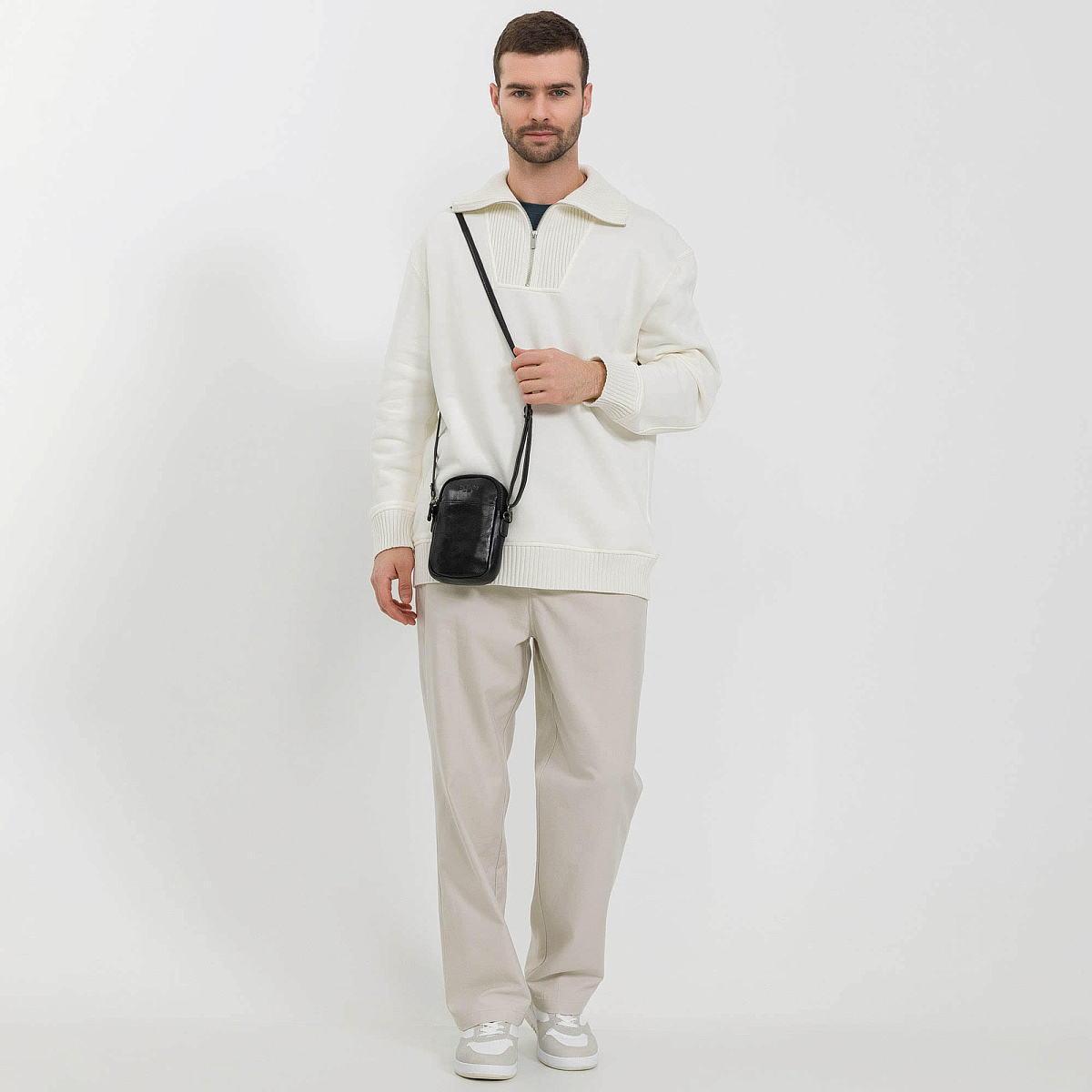 Сумка через плечо Dr.Koffer из натуральной кожи черная