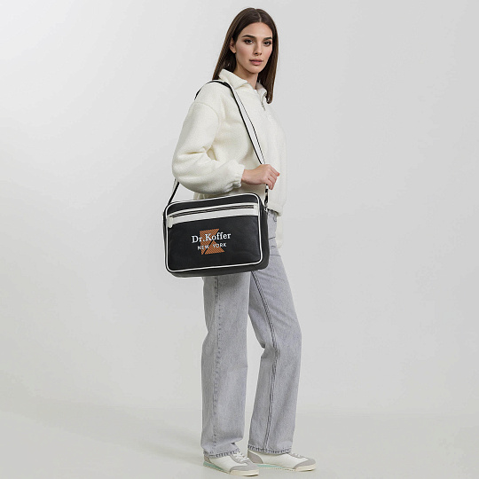 Сумка через плечо Dr.Koffer из натуральной кожи черная