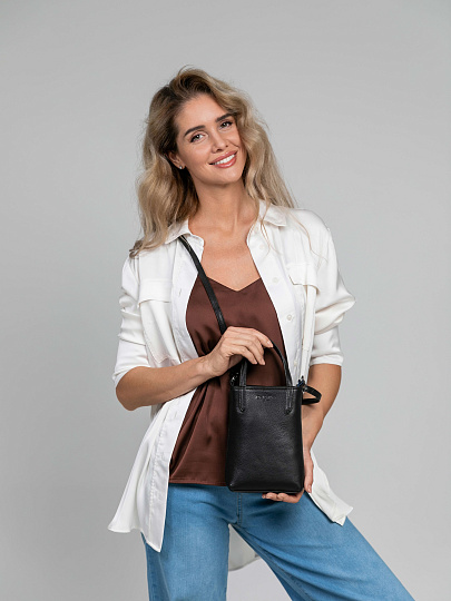 Сумка через плечо Dr.Koffer из натуральной кожи черная