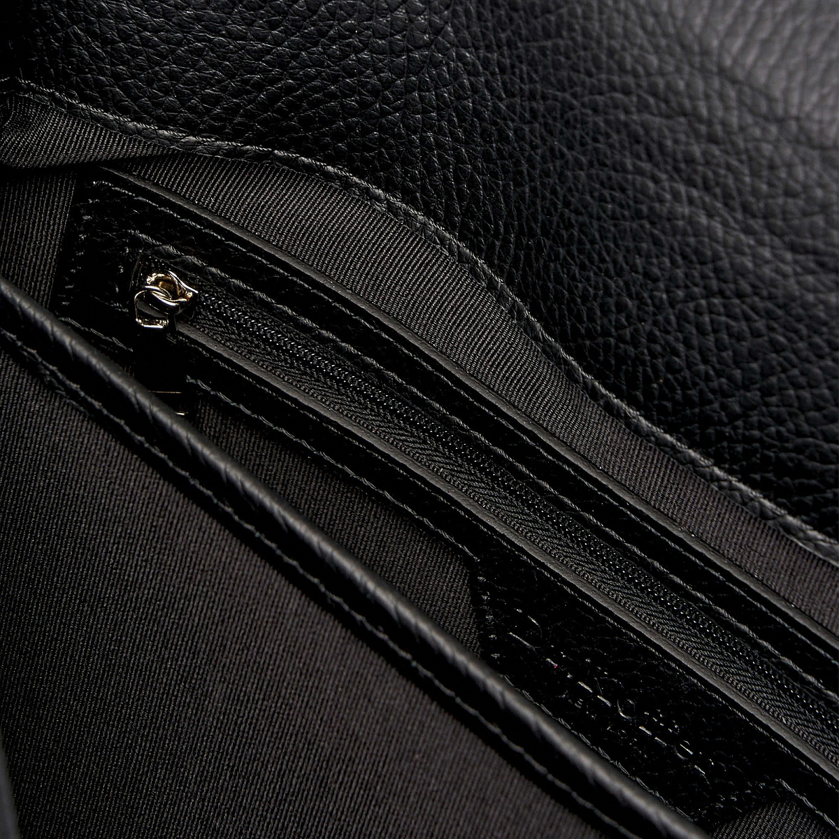 Женская сумка Dr. Koffer из натуральной кожи черная