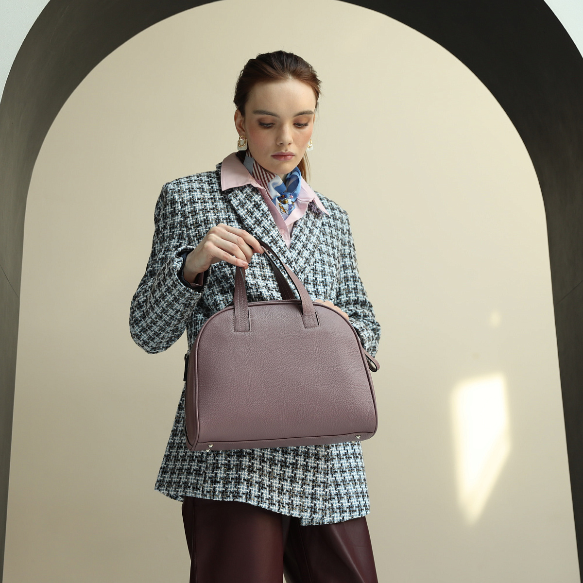 Женская сумка Dr. Koffer из натуральной кожи розовая