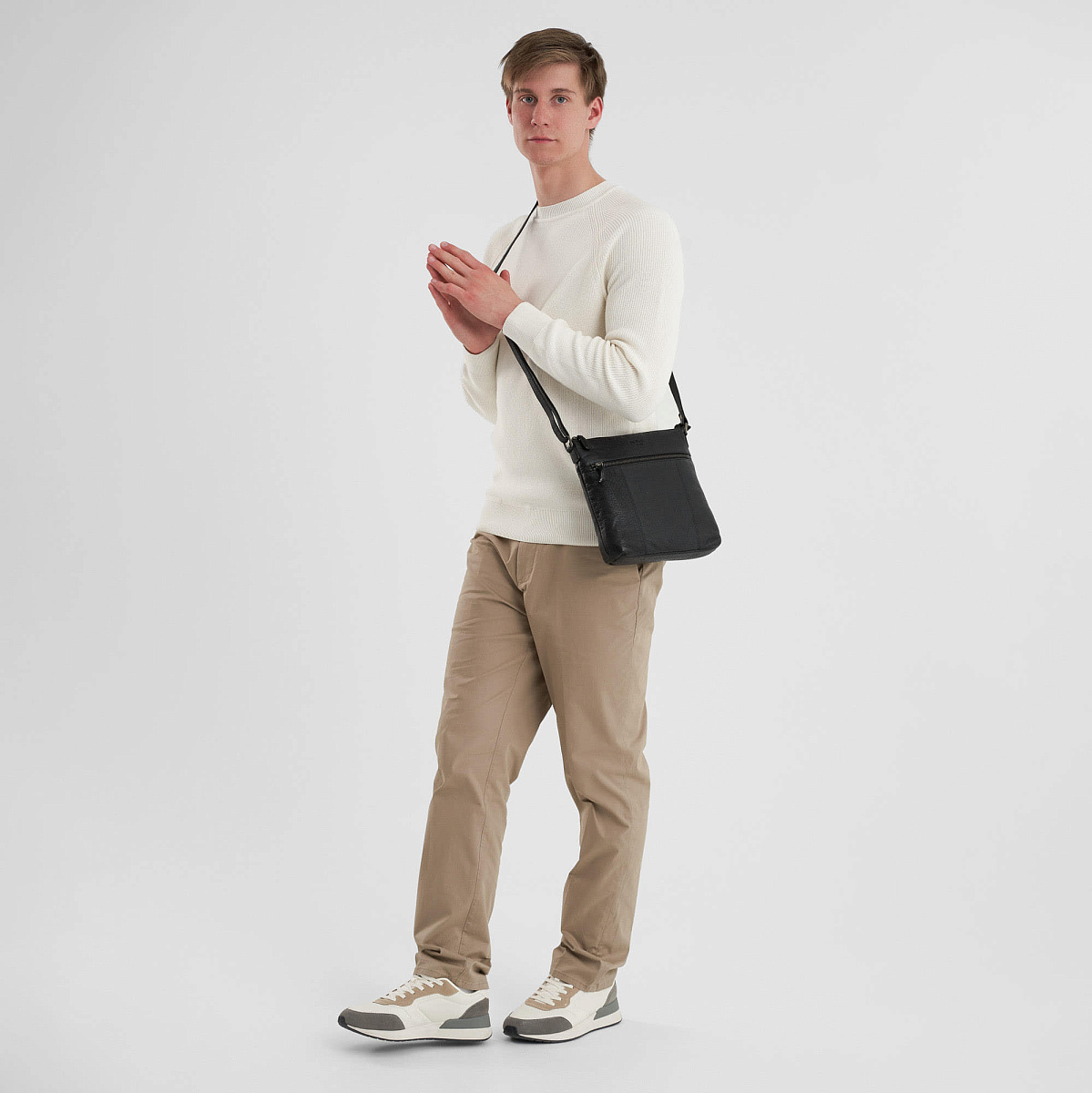 Сумка через плечо Dr.Koffer из натуральной кожи черная