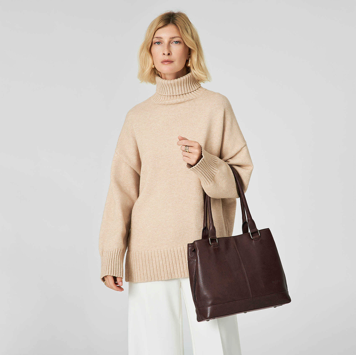 Женская сумка Dr.Koffer из натуральной кожи коричневая