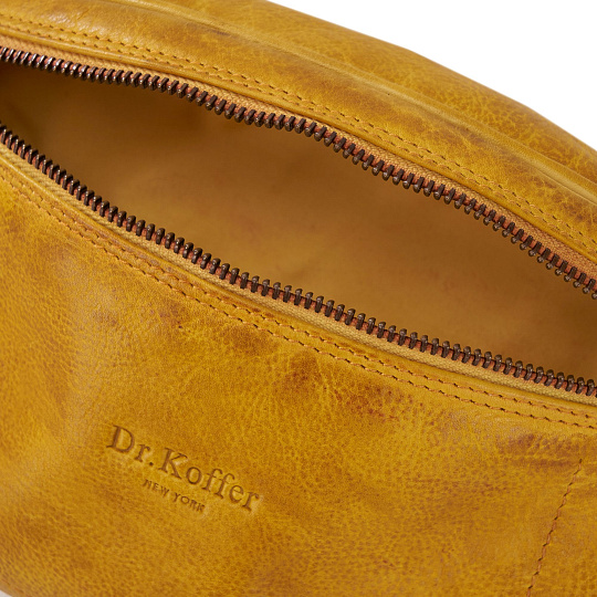 Сумка на пояс Dr. Koffer из натуральной кожи желтая
