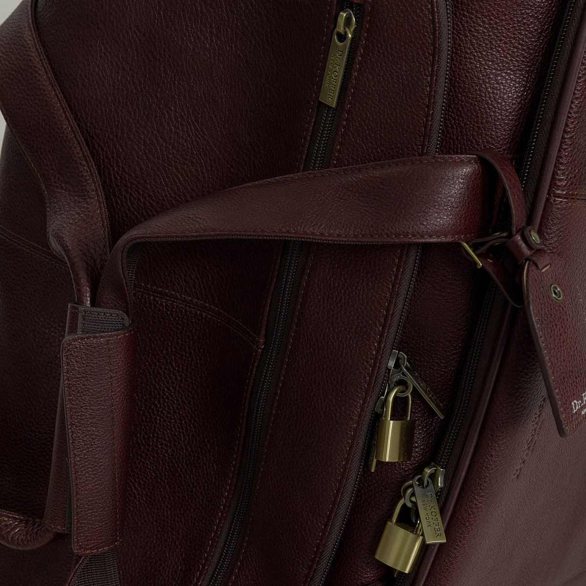 Сумка дорожная на колесах Dr.Koffer из натуральной кожи