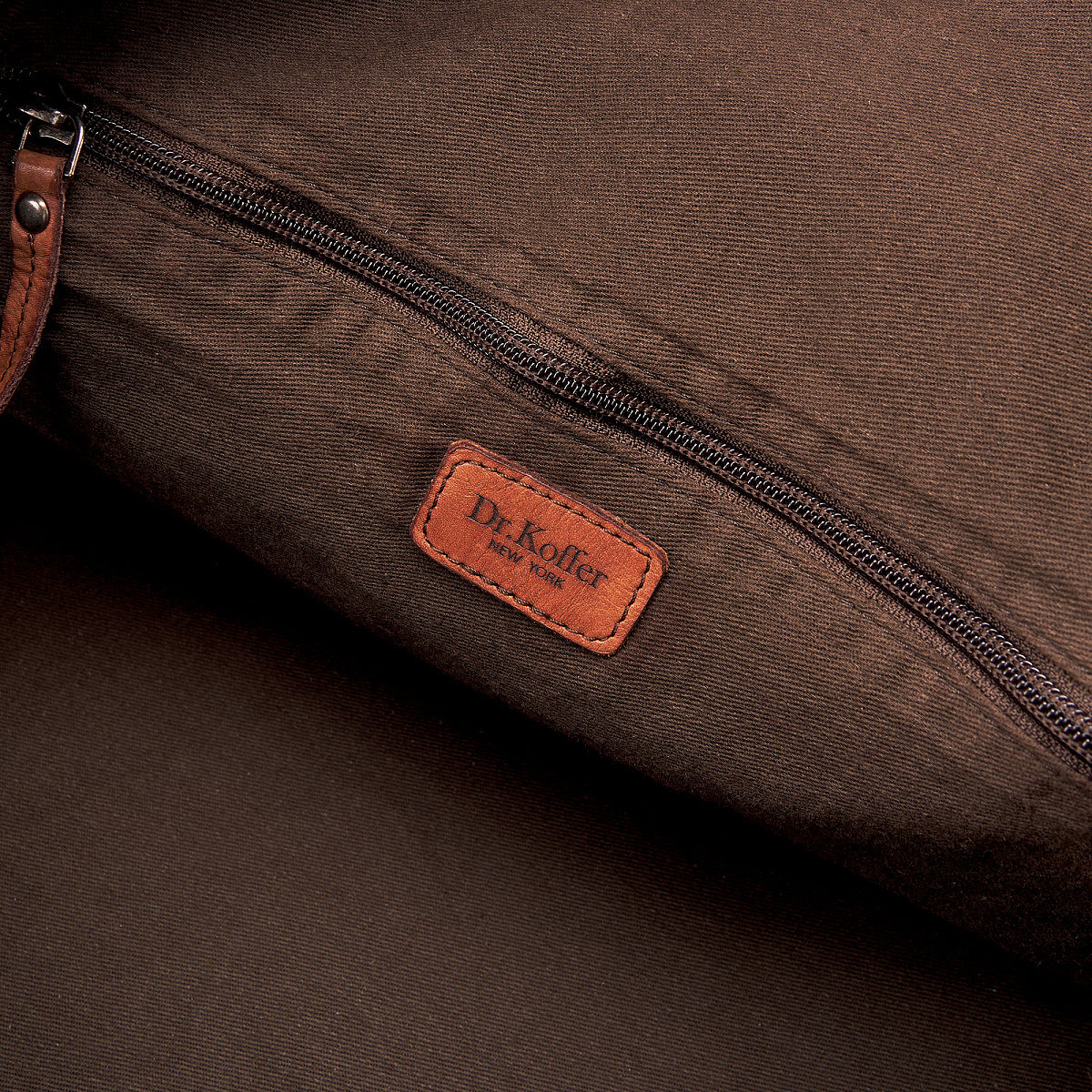 Сумка дорожная Dr.Koffer из натуральной кожи коричневая