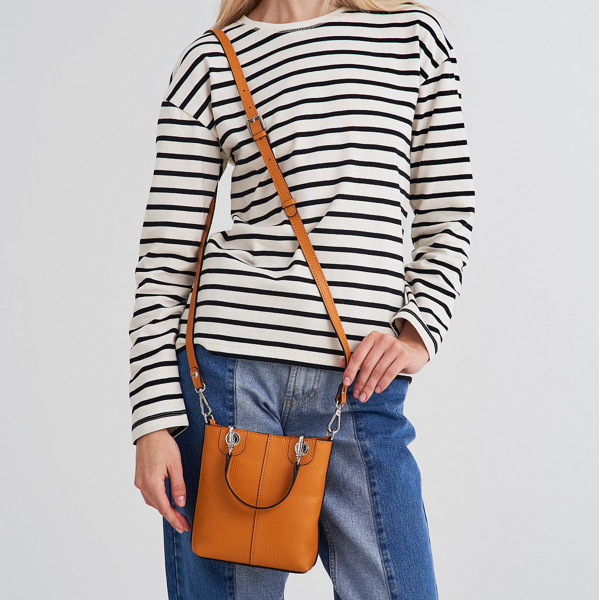 Женская сумка Dr. Koffer из натуральной кожи оранжевая