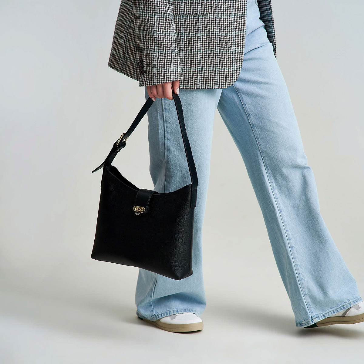 Женская сумка Dr. Koffer из натуральной кожи черная