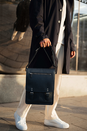 Сумка через плечо Dr.Koffer из натуральной кожи синяя