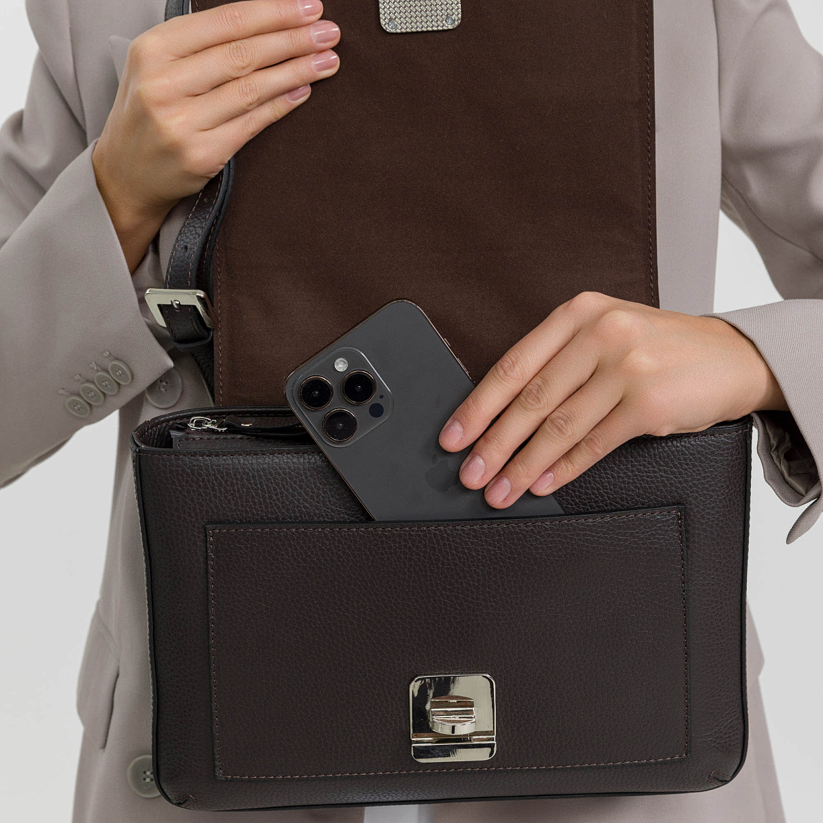 Женская сумка Dr. Koffer из натуральной кожи коричневая