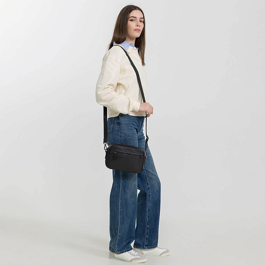 Сумка через плечо Dr.Koffer из натуральной кожи черная