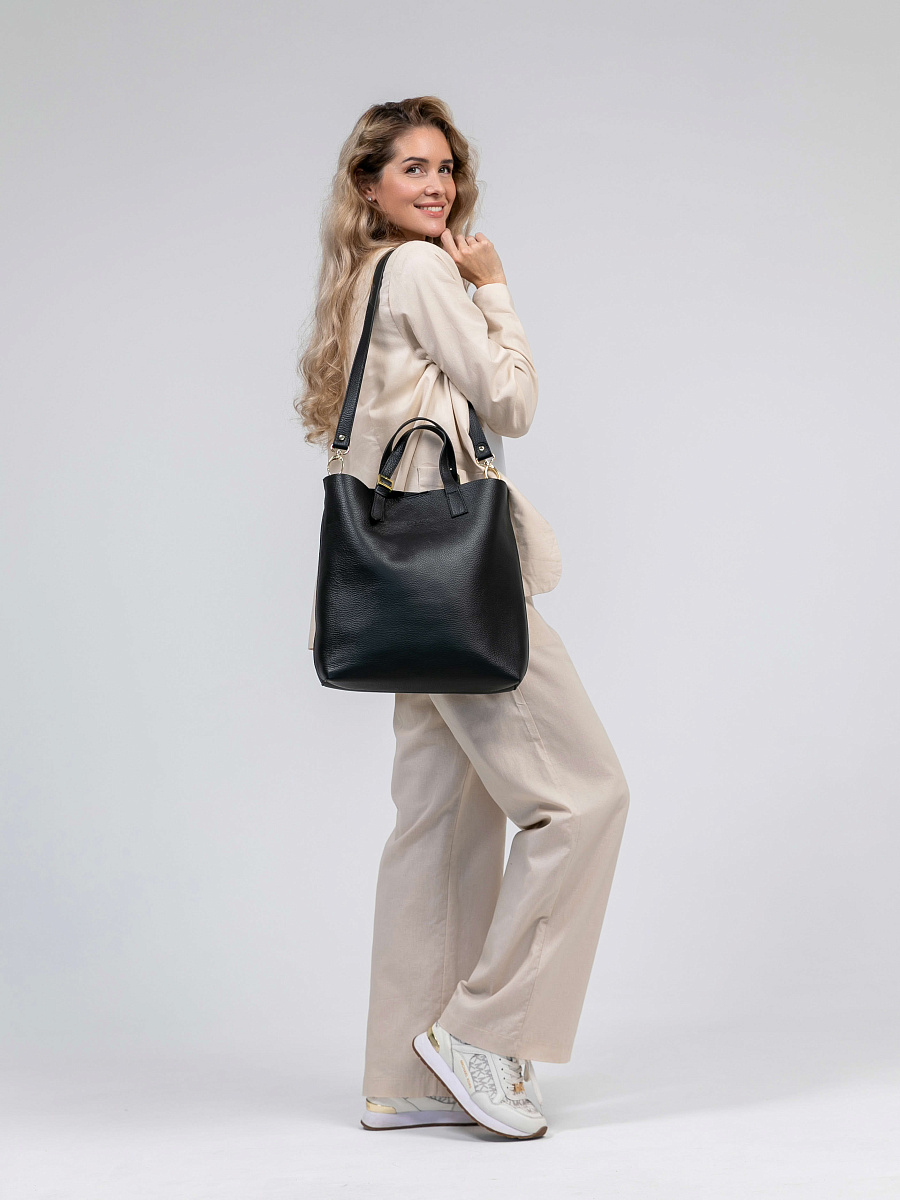 Женская сумка Dr.Koffer из натуральной кожи черная