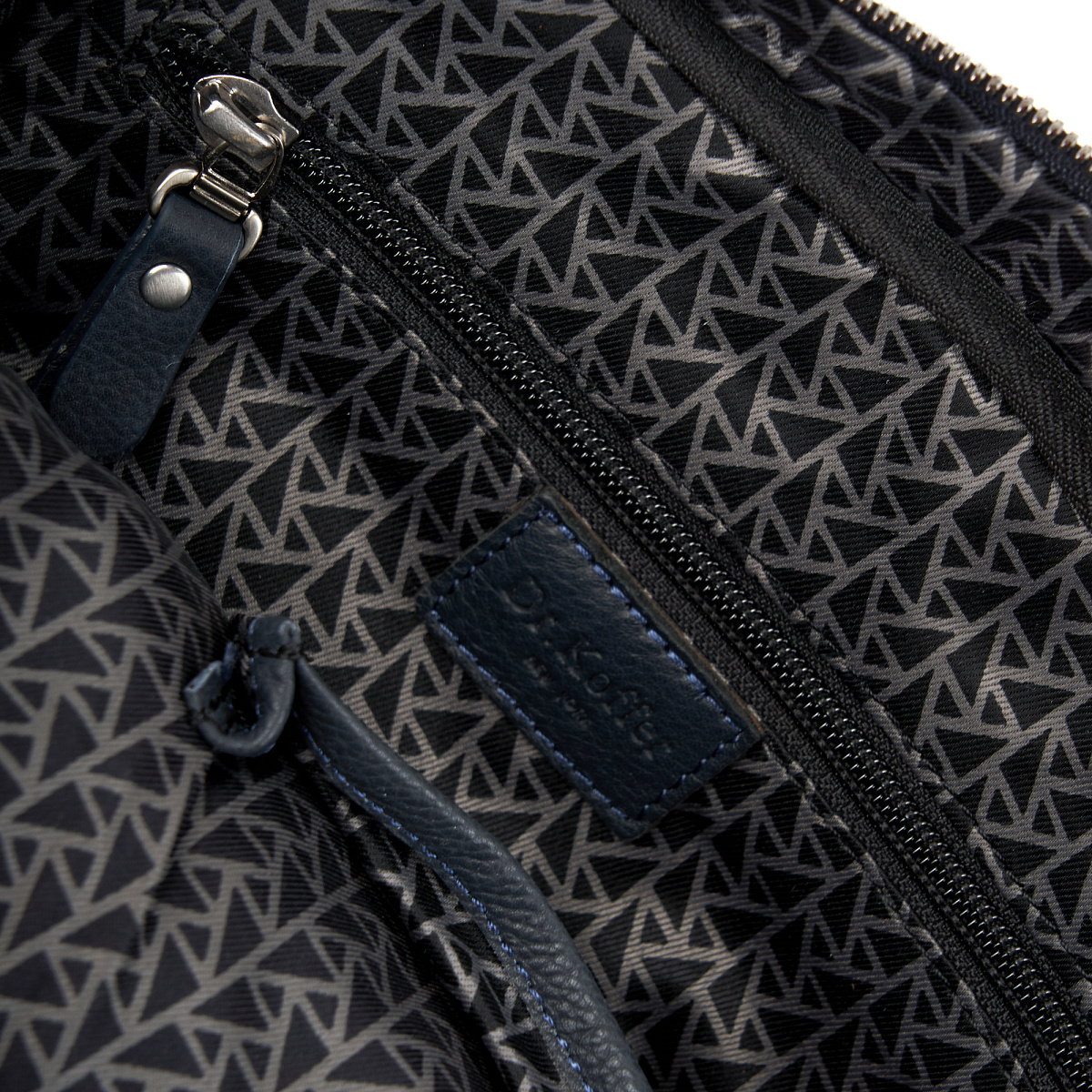 Сумка через плечо Dr.Koffer из натуральной кожи синяя