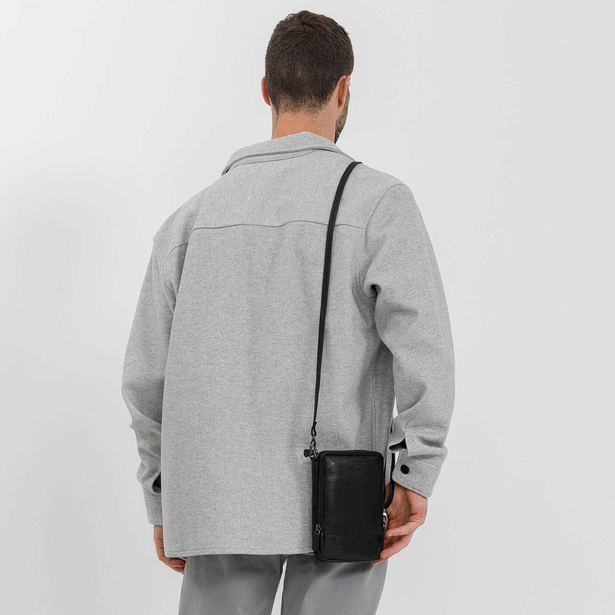 Сумка через плечо Dr.Koffer из натуральной кожи черная