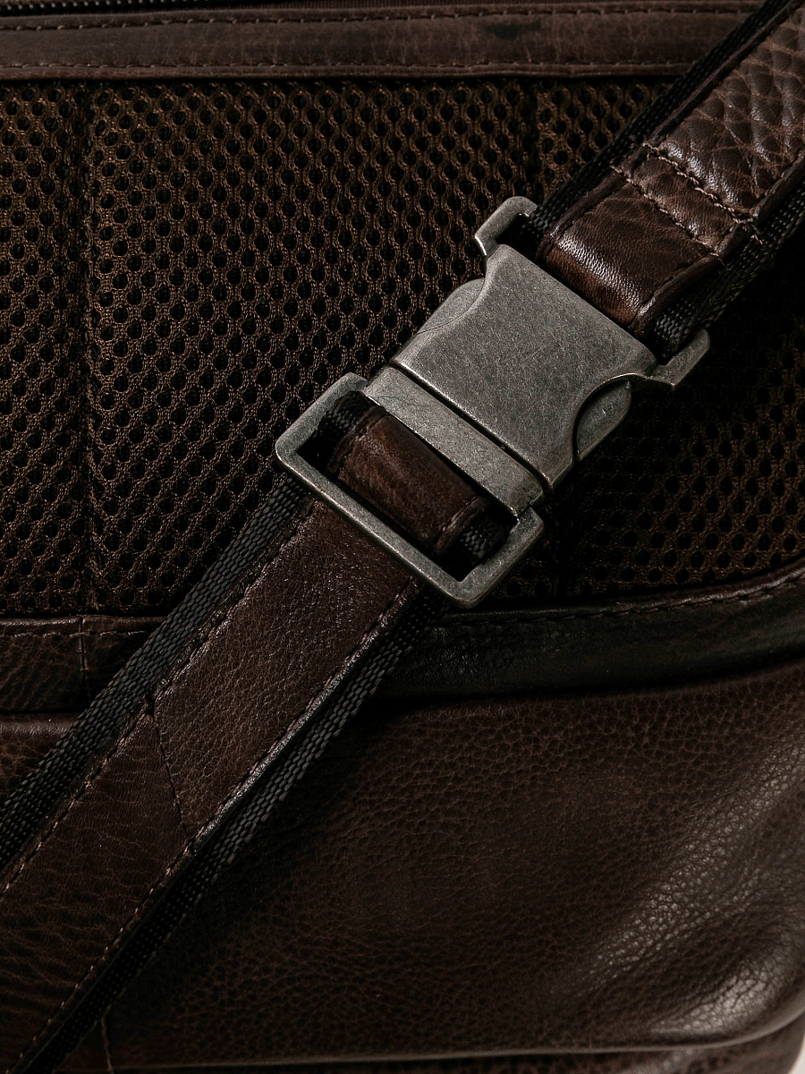 Сумка на пояс Dr. Koffer из натуральной кожи коричневая