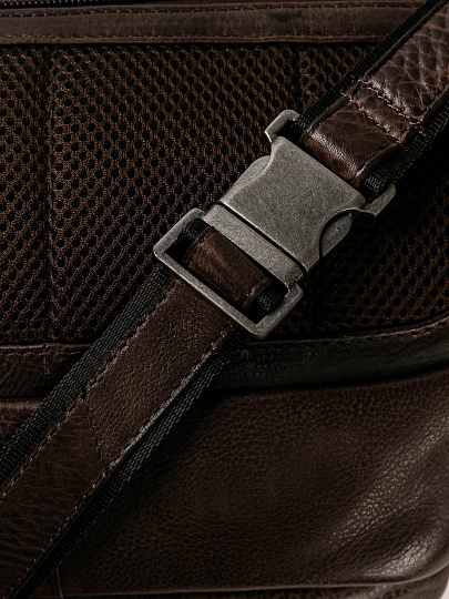 Сумка на пояс Dr. Koffer из натуральной кожи коричневая