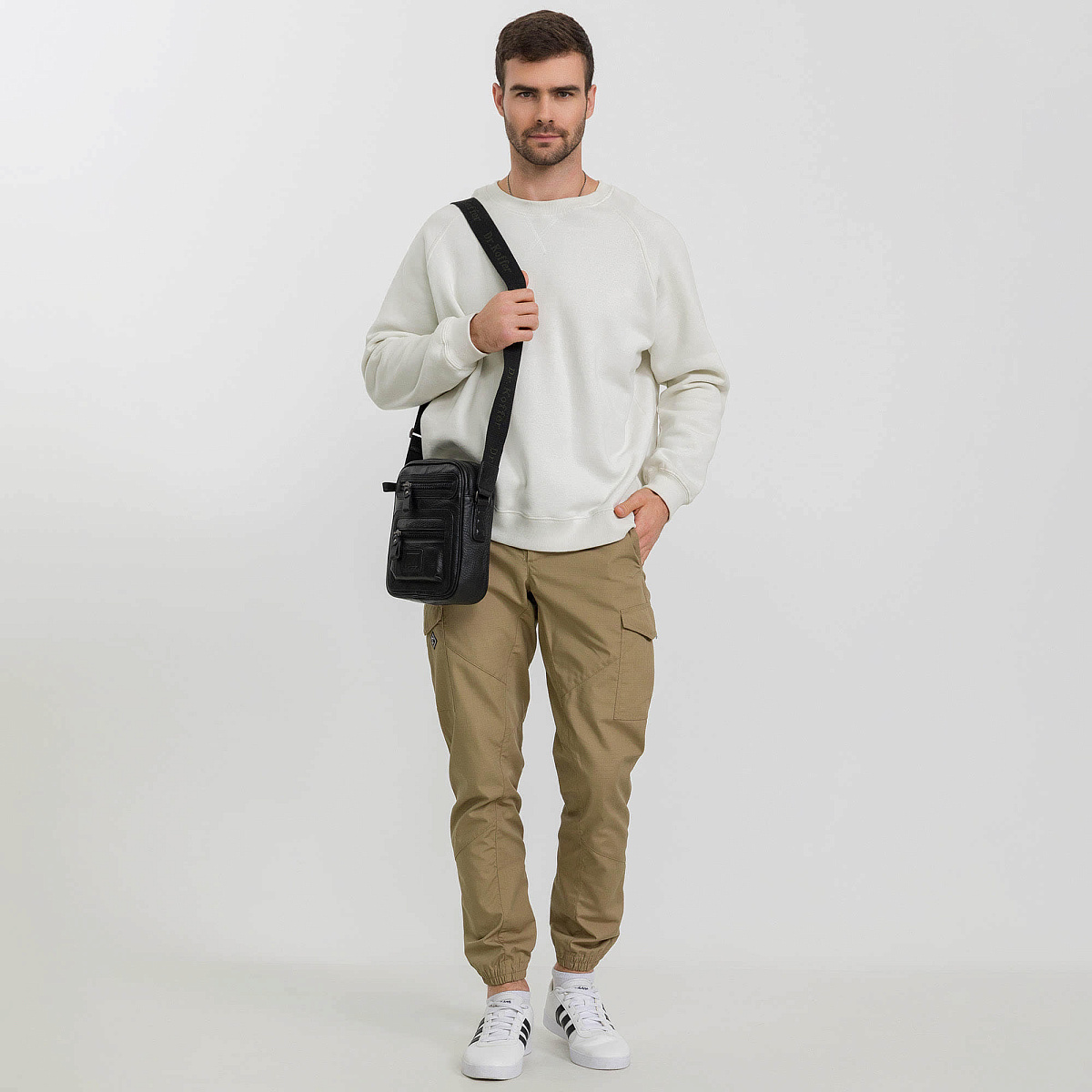 Сумка через плечо Dr.Koffer из натуральной кожи черная