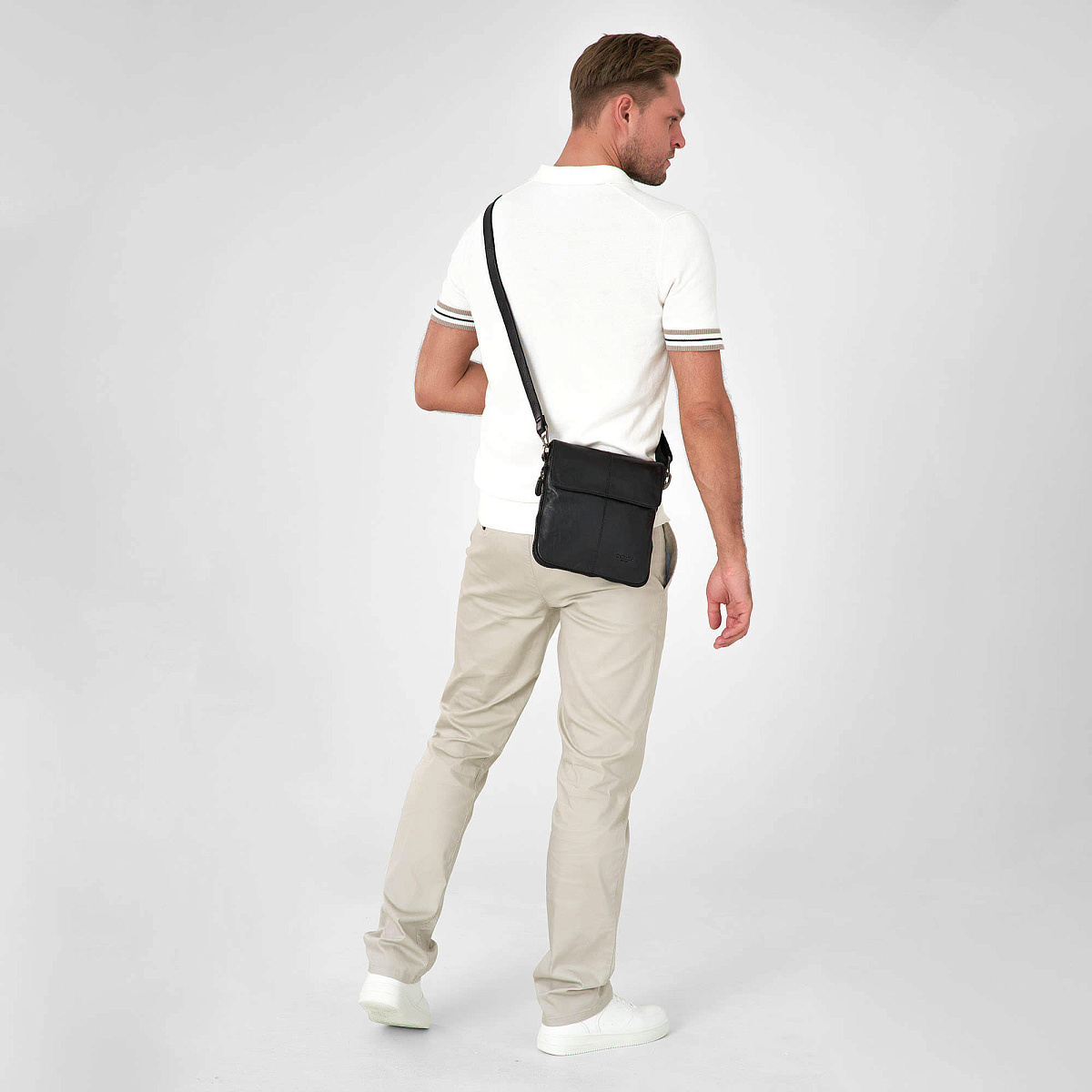 Сумка через плечо Dr.Koffer из натуральной кожи черная