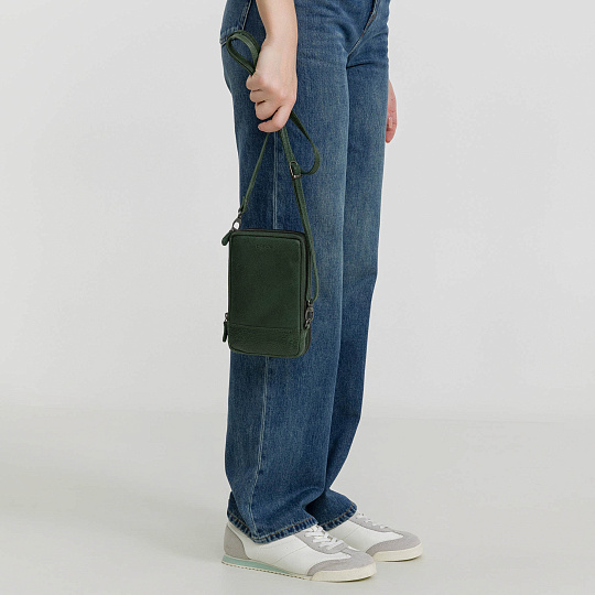 Сумка через плечо Dr.Koffer из натуральной кожи зеленая