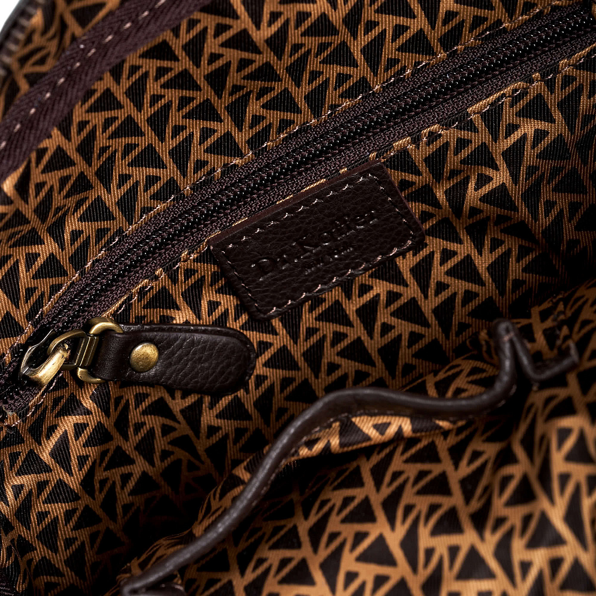 Сумка через плечо Dr.Koffer из натуральной кожи коричневая