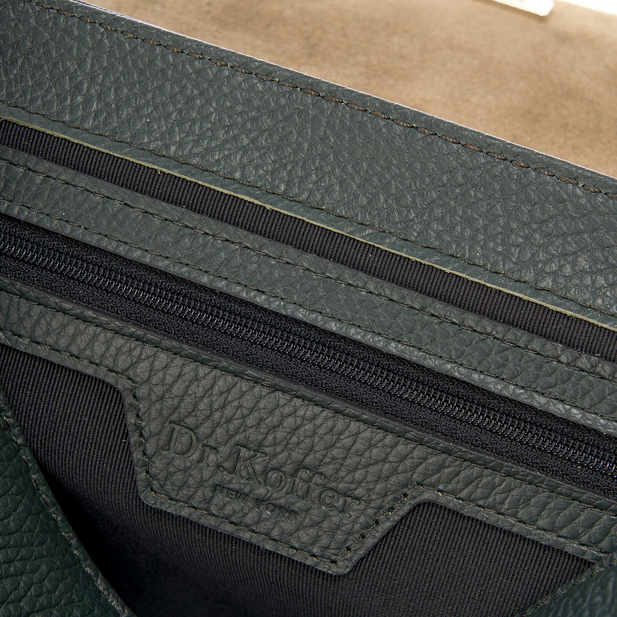 Женская сумка Dr. Koffer из натуральной кожи зеленая