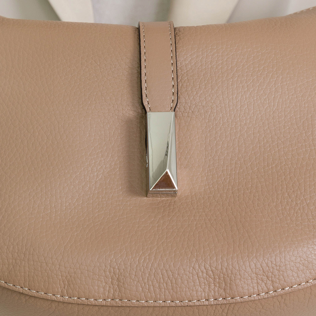 Женская сумка Dr. Koffer из натуральной кожи коричневая