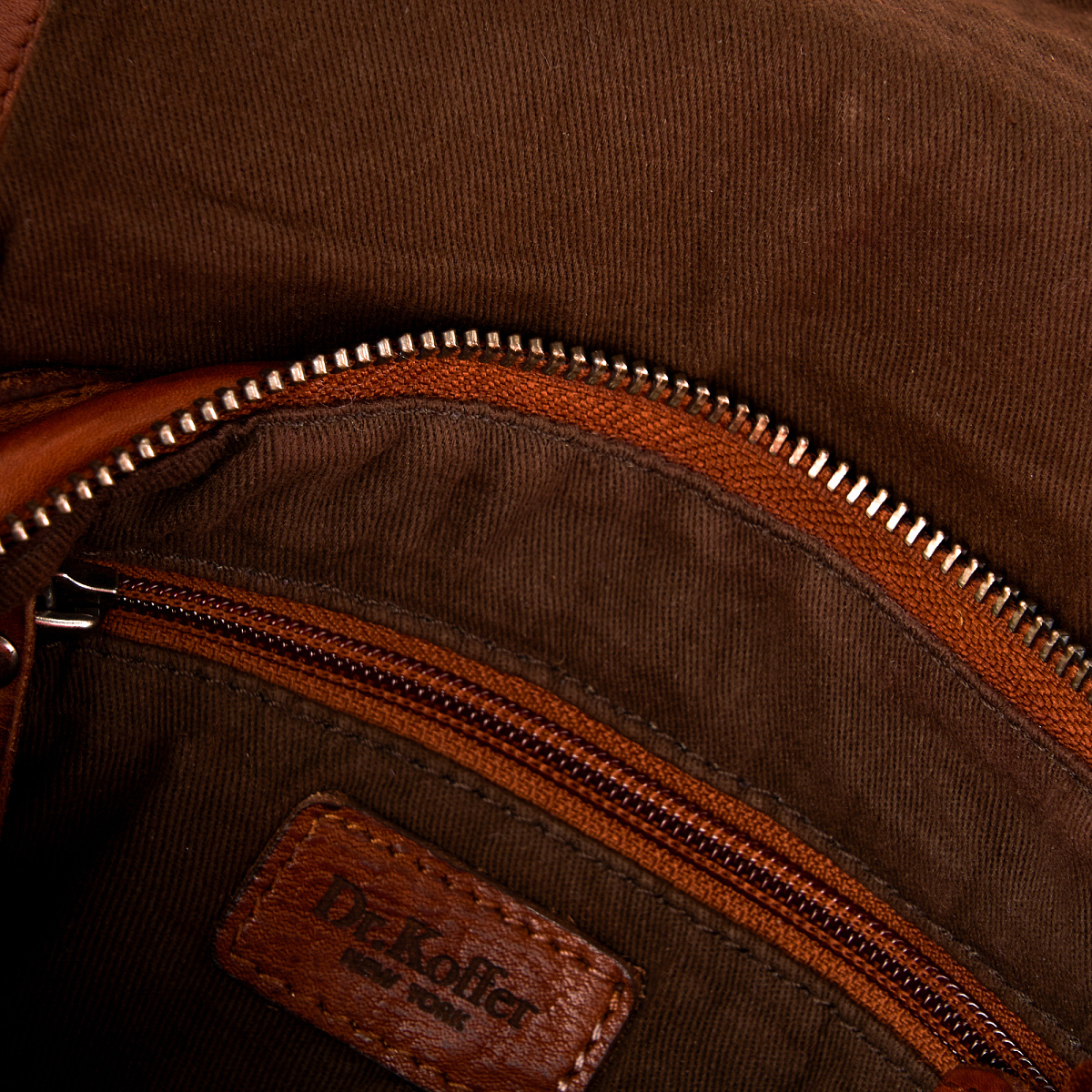 Сумка через плечо Dr.Koffer из натуральной кожи коричневая