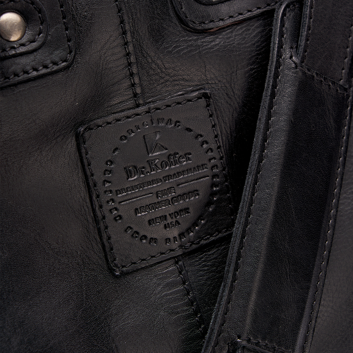 Сумка дорожная Dr.Koffer из натуральной кожи черная