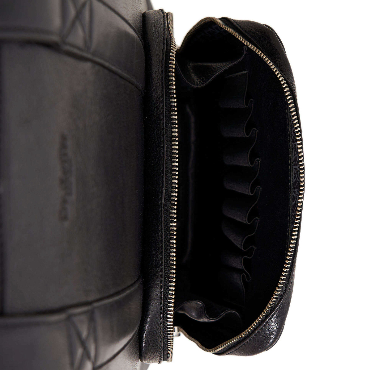 Рюкзак Dr.Koffer из натуральной кожи черный