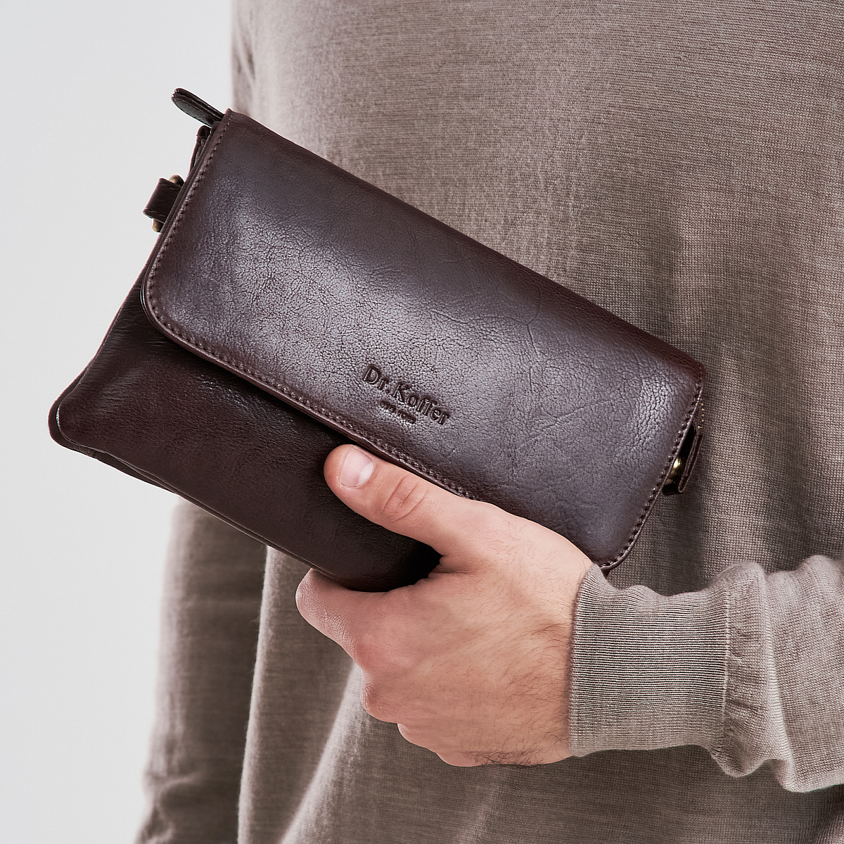 Сумка барсетка из натуральной кожи Dr. Koffer коричневая