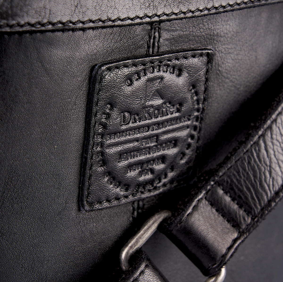 Сумка через плечо Dr.Koffer из натуральной кожи черная